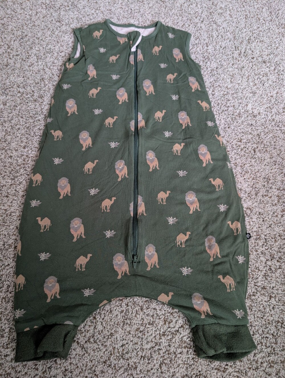 Size Medium Footed 1.0 Tog Green With Lion And Camel Print Kyte Baby Sleep Sack